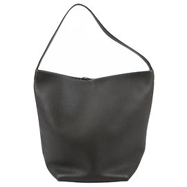 A bolsa de ombro em couro Large Park da The Row em caqui Verde