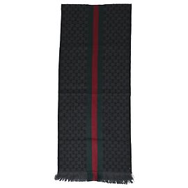 Cachecol de lã cinza com logo GG da Gucci Cinza