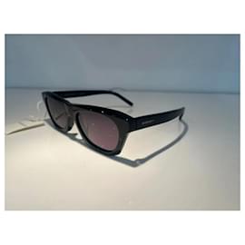 Givenchy-unisex sunglasses GIVENCHY GV40026U 01A-Black