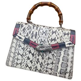 Bolsa de mão Gucci Lilith em pele de python Impressão em python