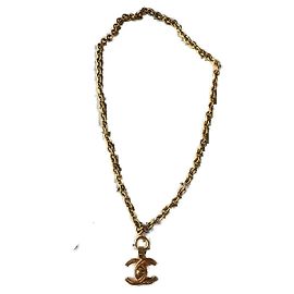 Collier Chanel avec fermoir CC doré Bijouterie dorée
