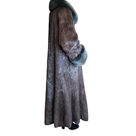 Autre Marque-Velia Pelze chocolate brown nutria coypu long coat with fox collar Size L-Brown
