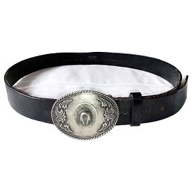 Levi's Cinto de couro de vaca preta estilo cowboy western, fivela de metal prateado Preto