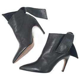 Bottines à talons en cuir noir Christian Dior taille 39 Noir