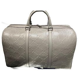 Gucci Model 2022 love parade. Grey