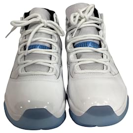 Nike- Nike Air Jordan 11 High-Top Sneakers in White Leather-White