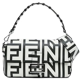 Fendi-Fendi Blanc Marc Jacobs Nappa Vitello King Logo Imprimé Sac Baguette Téléphone-Blanc