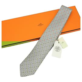 Hermès-Gravata de seda bege Hermes-Bege