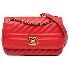 Bolso de solapa de piel de cabra acolchado diagonal rojo Chanel Roja