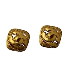 Chanel-Chanel 96A Diamond Coco Mark Gold Clip Earrings-Golden