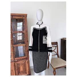 Chanel-Cute Runway Lesage Tweed Jacket with Lace Accents 38 FR-Multiple colors