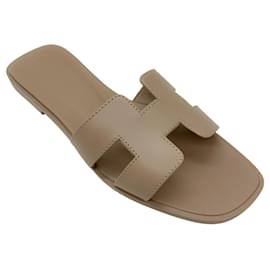 Hermès-Hermes Beige Mastic Box Calfskin Oran Sandals-Beige