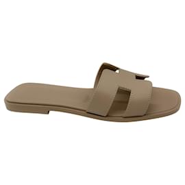 Hermès-Hermes Beige Mastic Box Calfskin Oran Sandals-Beige