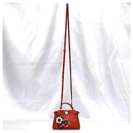 Fendi-Sac à bandoulière en cuir Fendi Micro Peekaboo 2-en-1-Rouge