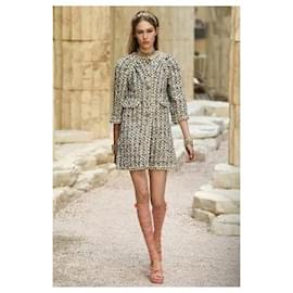 Chanel-2018 collection Ancient Greek in Paris-Light green