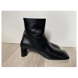 Balenciaga-Ankle Boots-Black