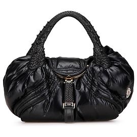 Fendi schwarze Moncler Nylon Puffer Spy-Handtasche Schwarz