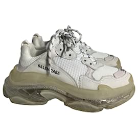 Balenciaga-Balenciaga Triple S Sneakers in White Polyester-White,Cream