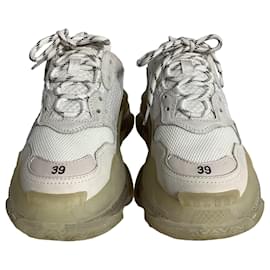 Balenciaga-Balenciaga Triple S Sneakers in White Polyester-White,Cream