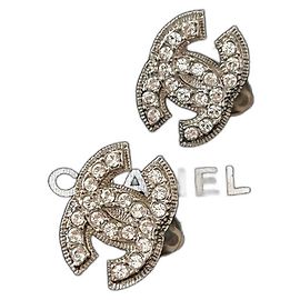 Chanel Brincos CC prateados em perfeito estado Prata