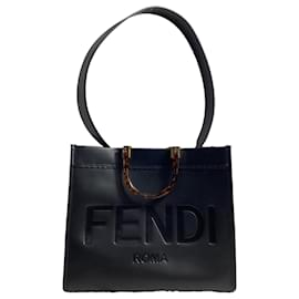 Fendi-Fendi Medium Sunshine Tote Bag in Black  Calf Leather-Black
