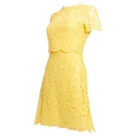Valentino Garavani Mini abito in pizzo giallo di seconda mano Giallo