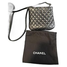 Borsa a tracolla Chanel uniforme nera Nero