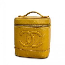 Bolsa Vanity em Couro Caviar Amarelo Chanel Amarelo