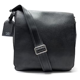 Louis Vuitton-LOUIS VUITTON MILO PM M32632 TAIGA LEATHER SHOULDER MESSENGER BAG-Black