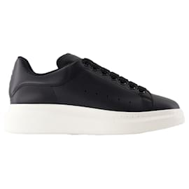 Alexander Mcqueen-Oversize Sneakers - Alexander McQueen - Leather - Black-Black