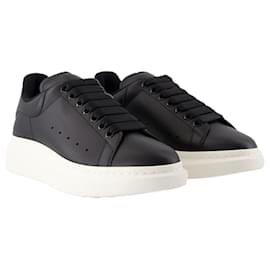Alexander Mcqueen-Oversize Sneakers - Alexander McQueen - Leather - Black-Black