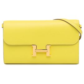Billetera Hermès Constance Wallet To Go en Evercolor Amarillo Amarillo