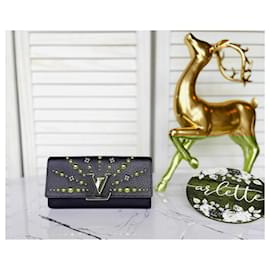 Louis Vuitton-Louis Vuitton Capucines Taurillon Wallet-Black