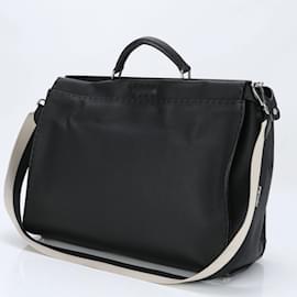 Fendi-Fendi Selleria Peekaboo Leather Shoulder Bag-Black