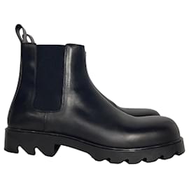 Bottega Veneta-Bottega Veneta Strut Chelsea Boot in Black Leather -Black