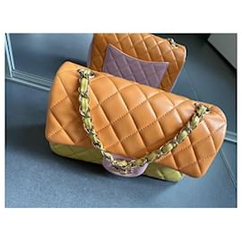 Chanel-Timeless/Classical shoulder bag in leather Very good condition-Gold hardware