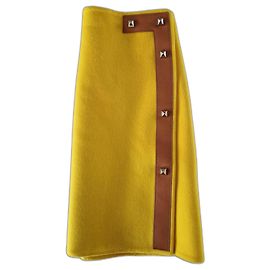 Jupe portefeuille Hermès en cachemire Camomille jaune Jaune