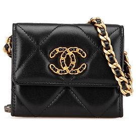Chanel 19 Kartenhalter aus schwarzem, gestepptem Lammleder mit Kette Schwarz