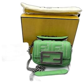 Fendi-Sac nano baguette chaîne-Vert