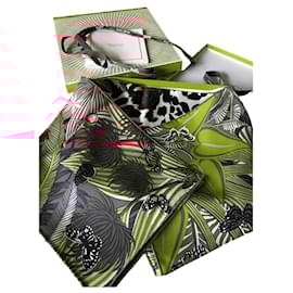 Hermès-Hermès scarf titled 'Jaguar quetzal for hope suburb' - Limited edition of 300 copies - very rare!-Multiple colors
