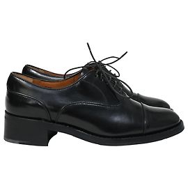Oxfords in pelle nera di Church's con lacci Nero