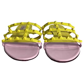 Valentino Garavani-Valentino Garavani Rockstud Slides in Yellow Leather-Yellow