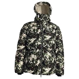 Moncler-Moncler Blanc Camouflage Down Jacket in Green Nylon-Other,Python print