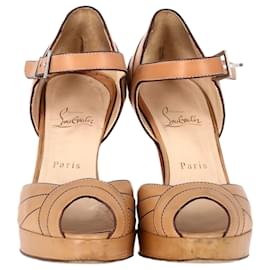 Christian Louboutin-Escarpins Peep-Toe Christian Louboutin en cuir marron-Marron,Rouge