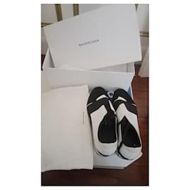 Balenciaga-Race runner white and black-Black,White