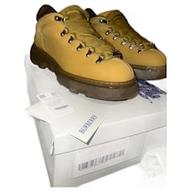 Burberry Derbies homme Camel
