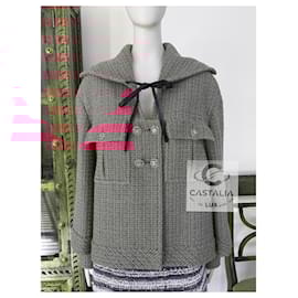 Chanel-New Globalization Runway Pink Tweed Jacket with Bow-Pink