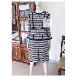 Chanel-Paris / Singapore CC Buttons Lesage Tweed Ensemble 36 FR-Multiple colors