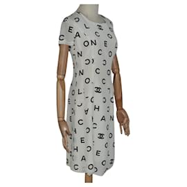 Chanel-CHANEL One Piece Silk White CC Auth FF0439-White