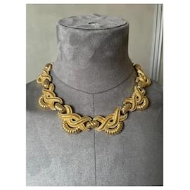 Dior-Necklaces-Gold hardware